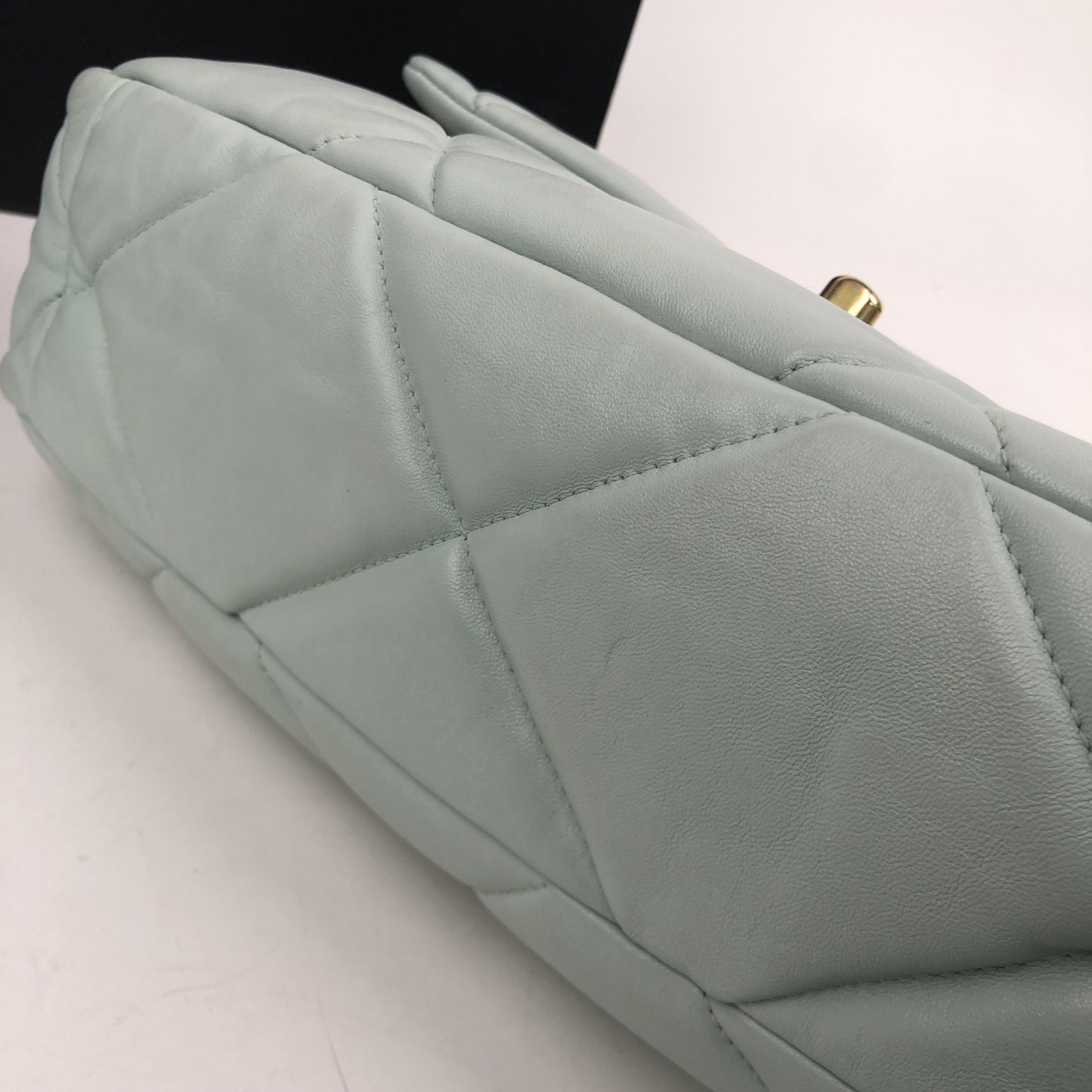 CHANEL///Sheepskin/Light Blue - Picture 9 of 14