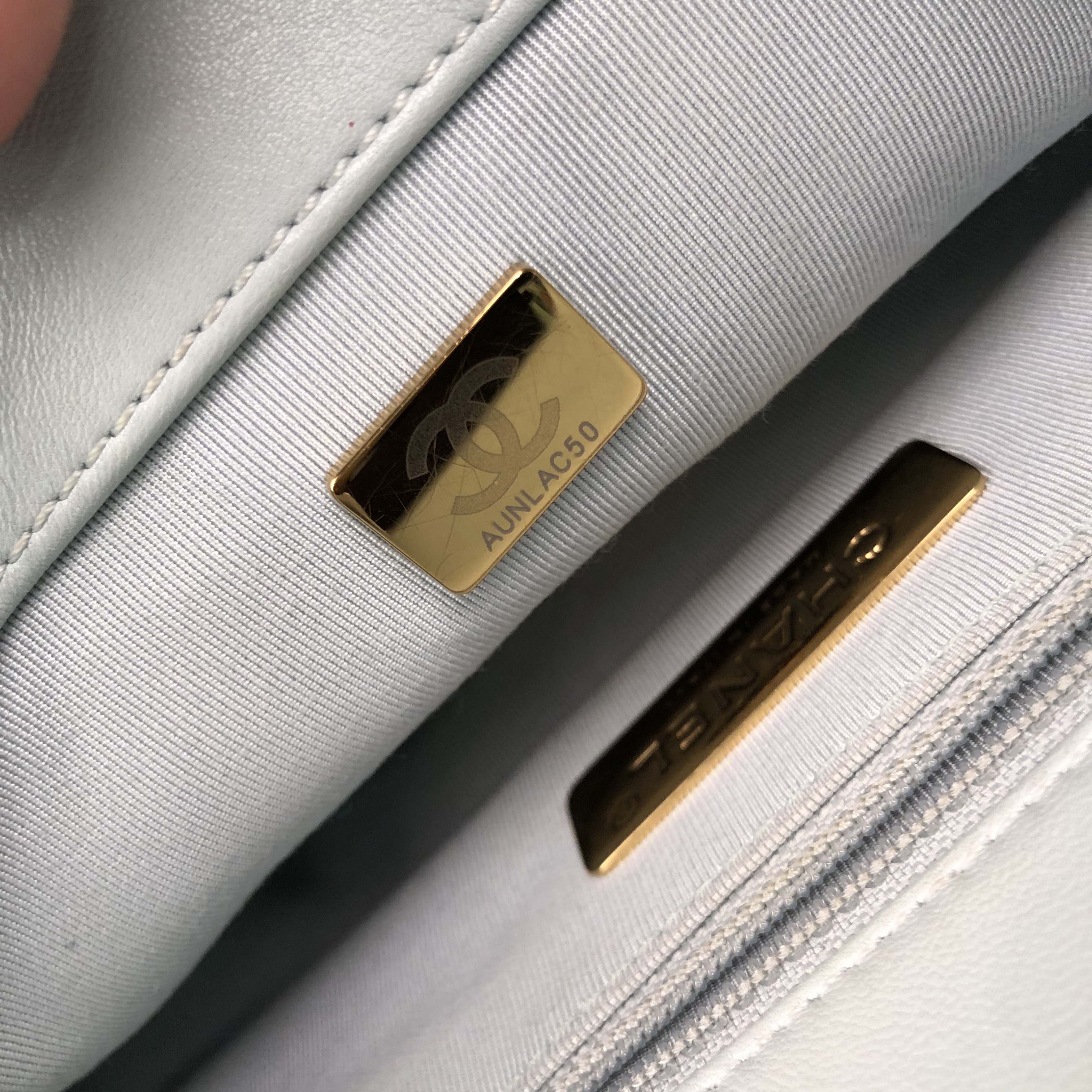 CHANEL///Sheepskin/Light Blue - Picture 13 of 14